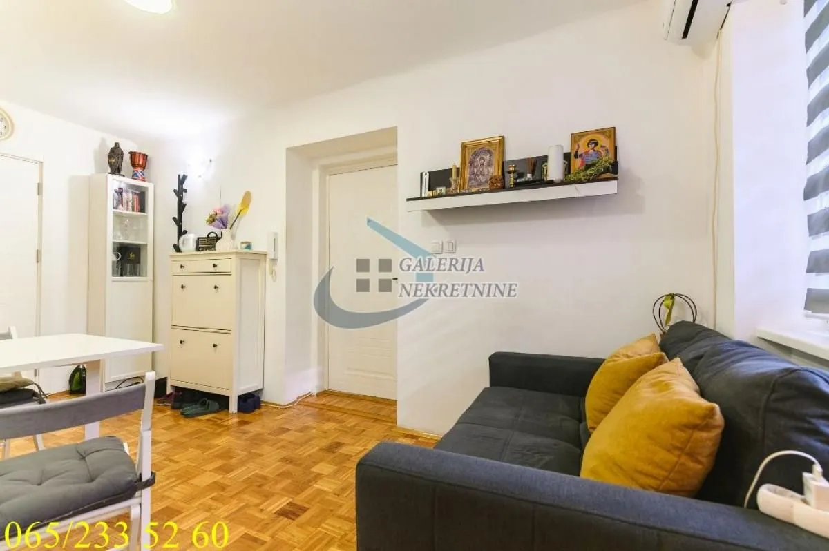 Prodaja, dvosoban stan, 44m², Stari Grad, Beograd
