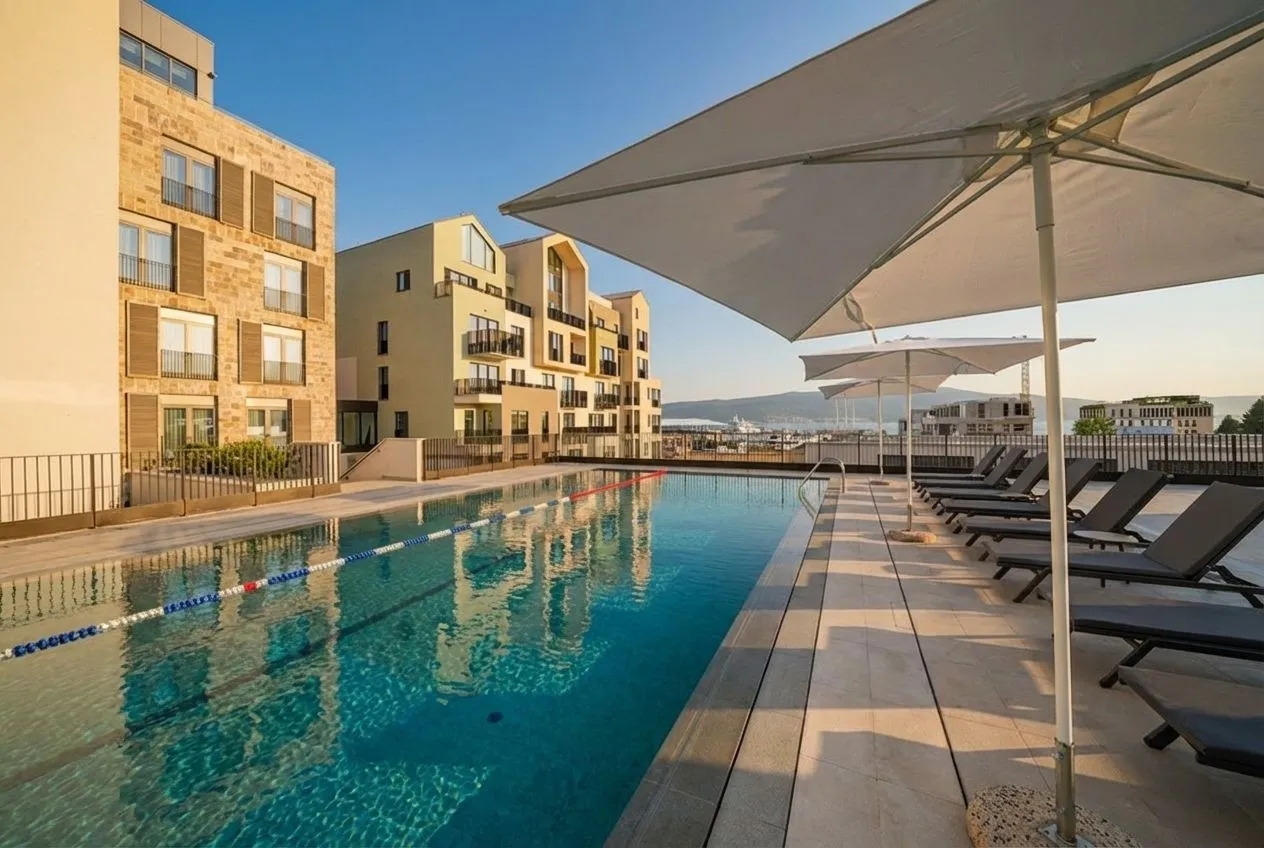 Prodaja, jednosoban stan, 63m², Centar, Tivat
