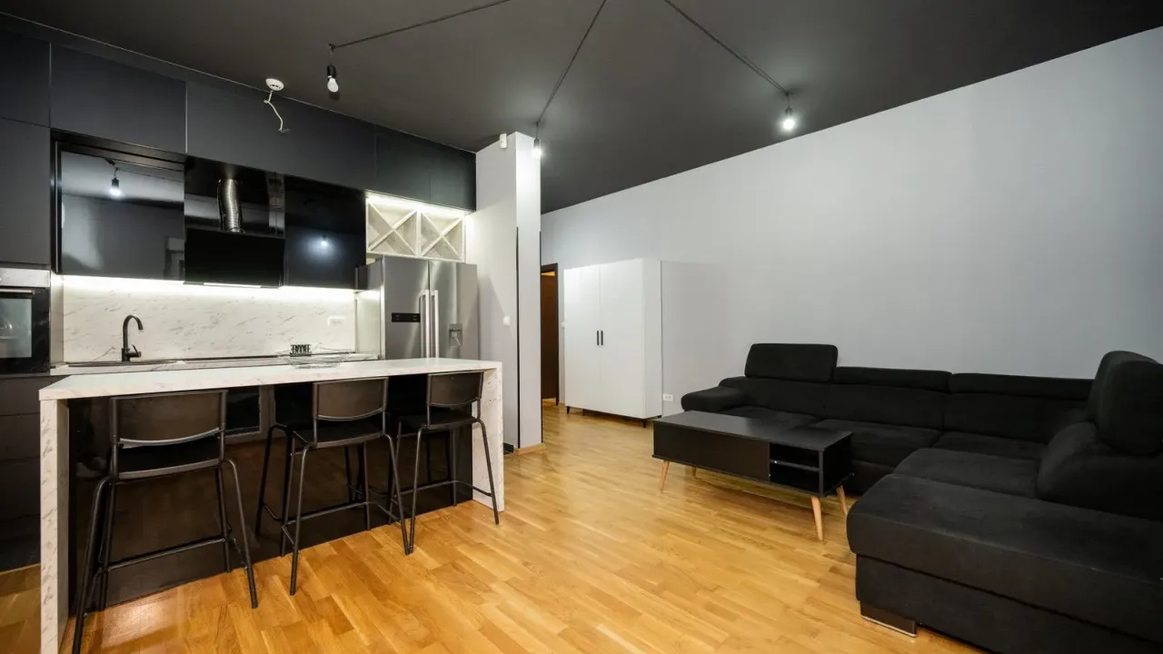 Izdavanje, jednosoban stan, 63m², Momišići, Podgorica