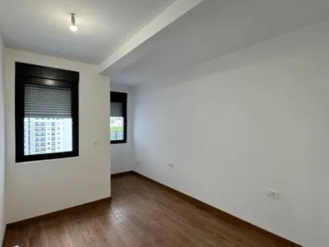 Izdavanje, dvosoban stan, 64m², Kod Capital Plaze, Podgorica - image 4
