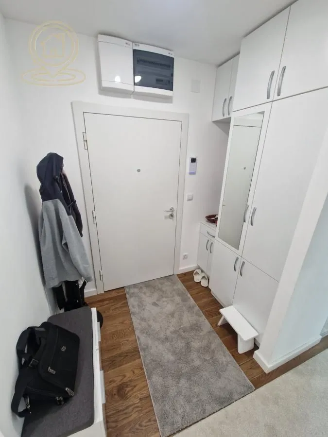 Izdavanje, trosoban stan, 81m², Medijana, Niš
