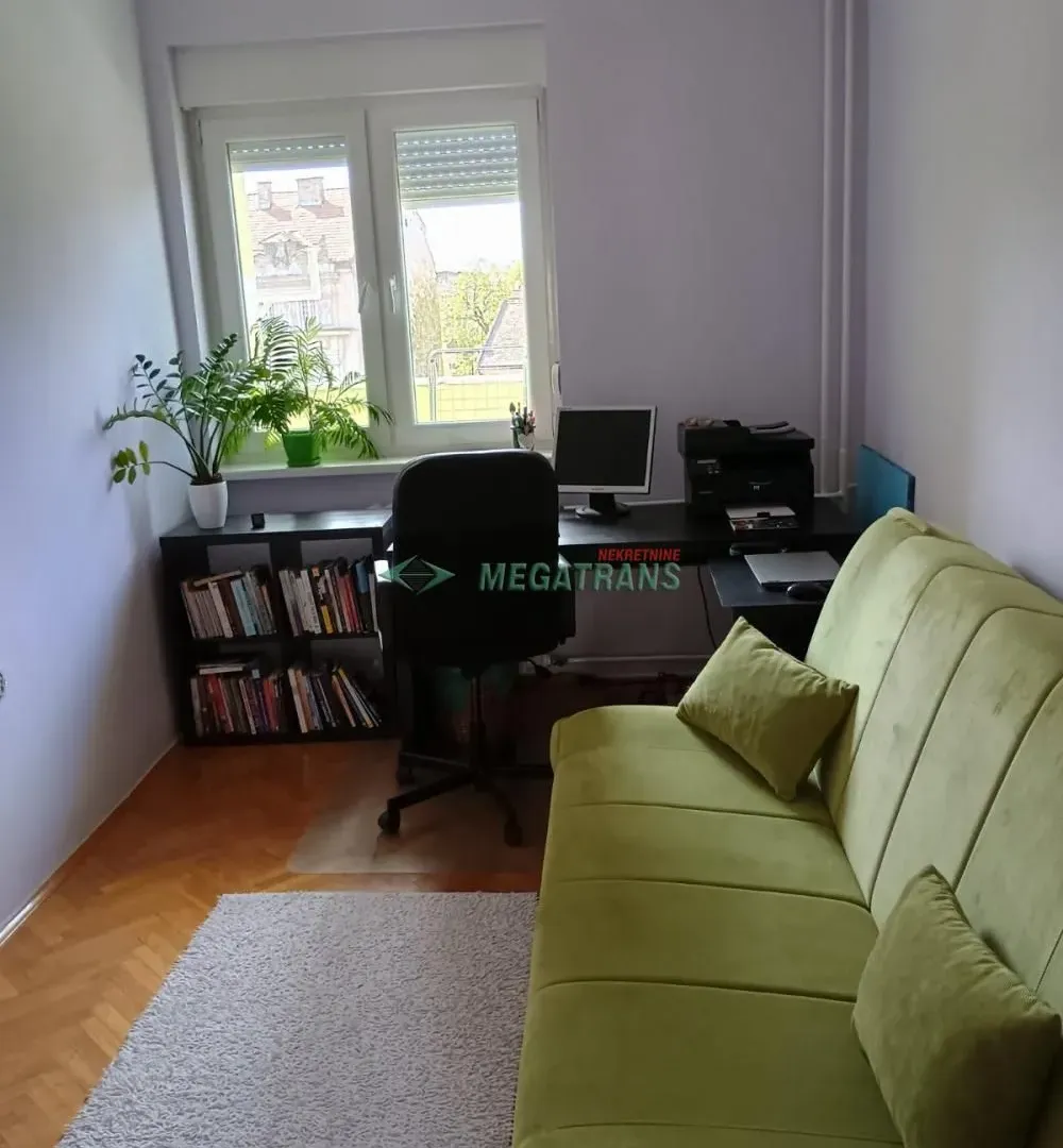 Izdavanje, trosoban stan, 74m², Novi Sad Sve Podlokacije, Novi Sad