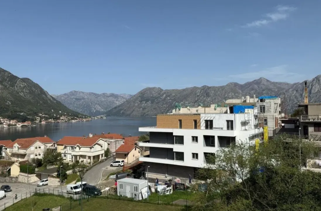 Sale, two bedroom apartment, 53m², Dobrota, Kotor