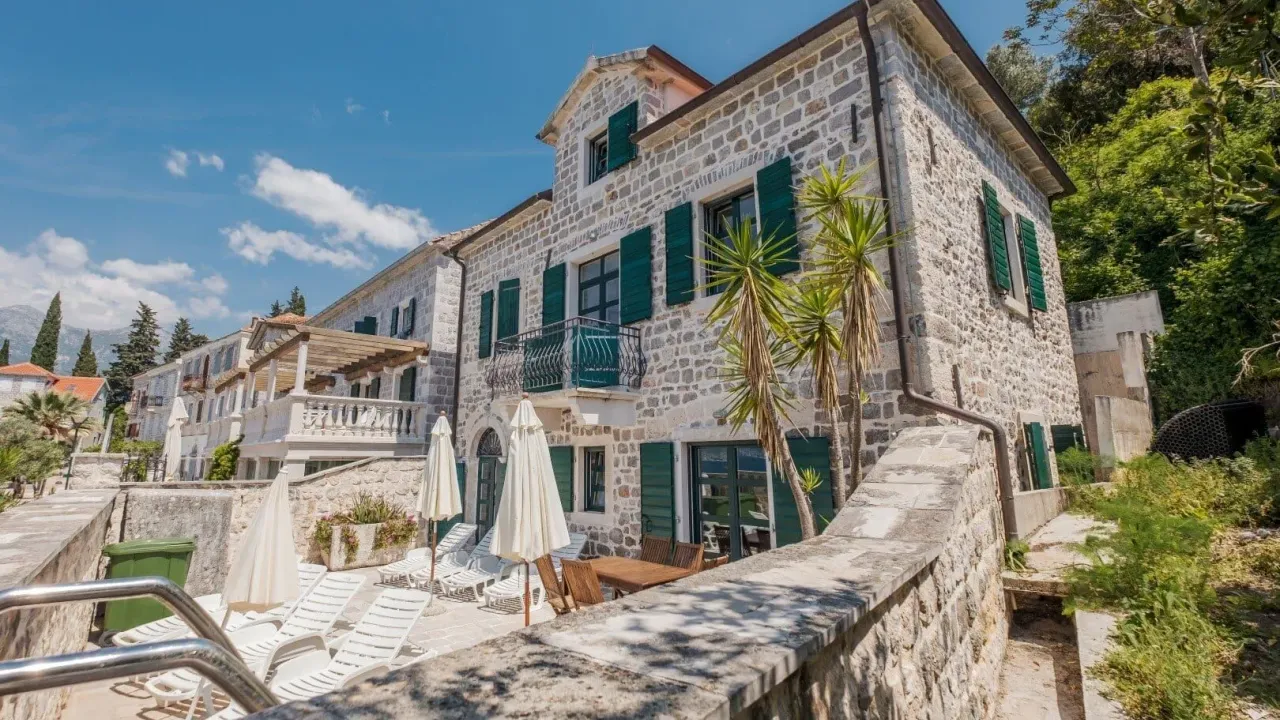 Sale, house, 220m², Rose, Herceg Novi