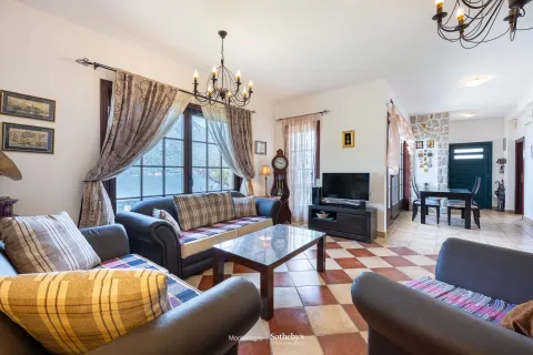 Sale, house, 235m², Kostanjica, Kotor - image 125