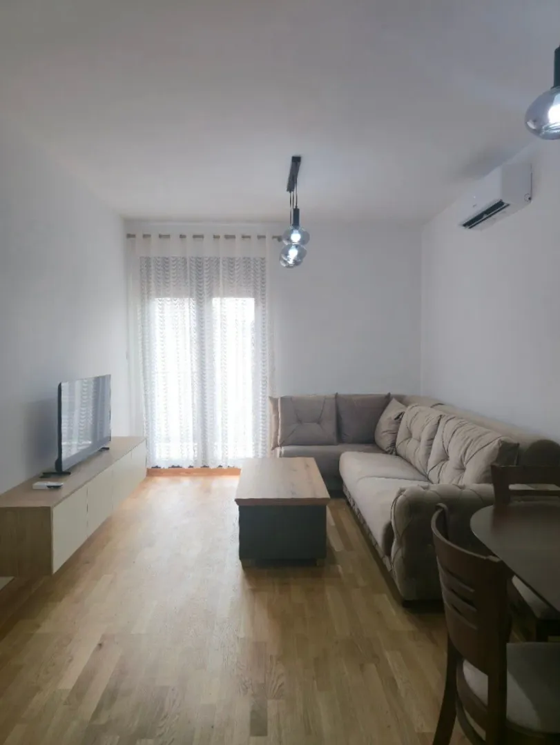 Izdavanje, jednosoban stan, 41m², Tološi, Podgorica
