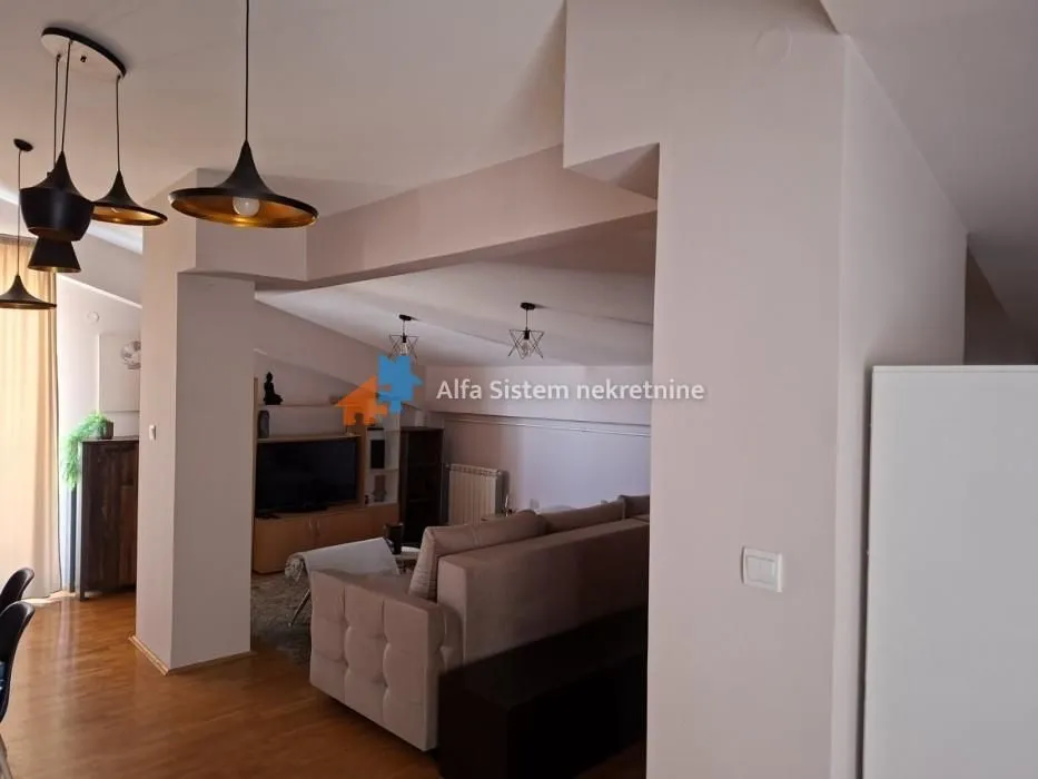 Izdavanje, dvosoban stan, 70m², Fon (Fon - Bilećka), Voždovac Sve Podlokacije