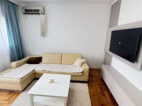 Izdavanje, jednosoban stan, 40m², Golubovina, Budva - image 1