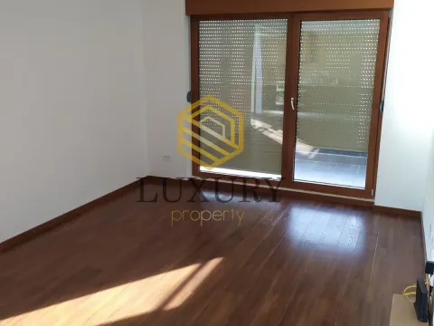 Izdavanje, poslovni prostor, 93m², Master Kvart, Podgorica - image 9