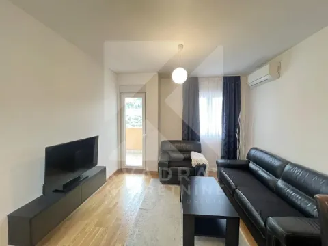 Rent, one bedroom apartment, 45m², City Kej, Podgorica - image 3