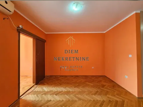 Prodaja, stan, 33m², Centar, Bar - image 7