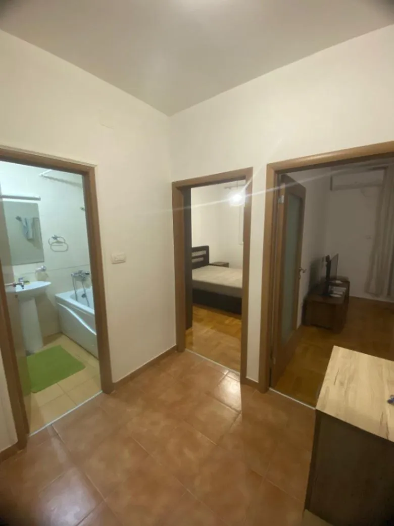 Izdavanje, jednosoban stan, 43m², Tuški Put, Podgorica