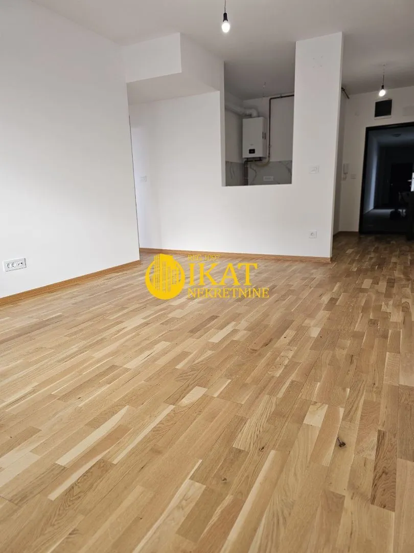 Prodaja, trosoban stan, 55m², Centar, Stara Pazova