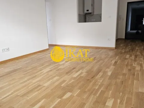 Prodaja, trosoban stan, 55m², Centar, Stara Pazova - image 3