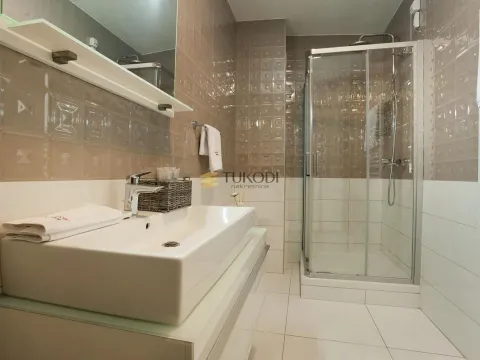 Izdavanje, trosoban stan, 75m², Vračar Hram, Vračar Sve Podlokacije - image 11