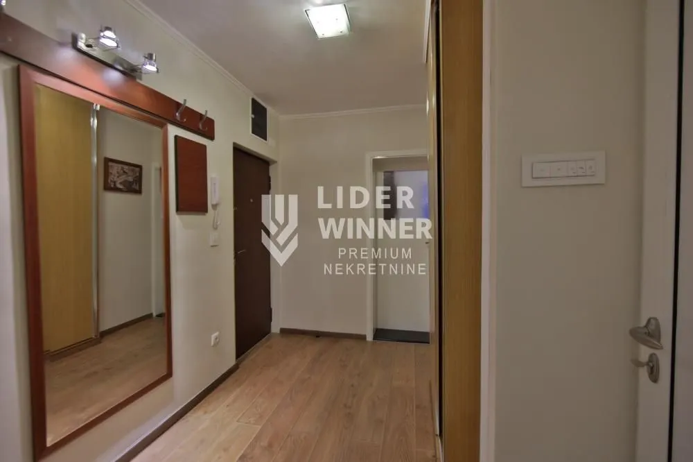 Prodaja, trosoban stan, 58m², Stari Grad, Beograd