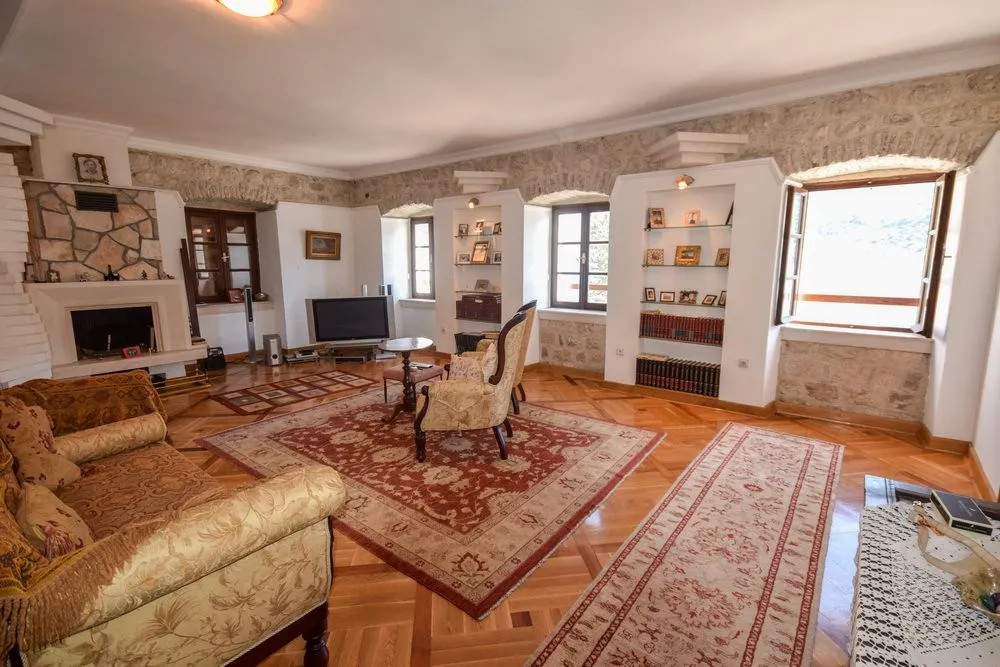 Prodaja, kuća, 268m², Perast, Kotor