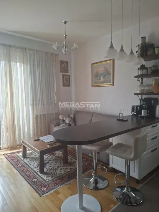 Prodaja, jednosoban stan, 39m², Petlovo Brdo, Beograd