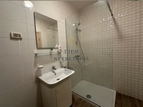 Izdavanje, dvosoban stan, 68m², City Kvart, Podgorica - image 16