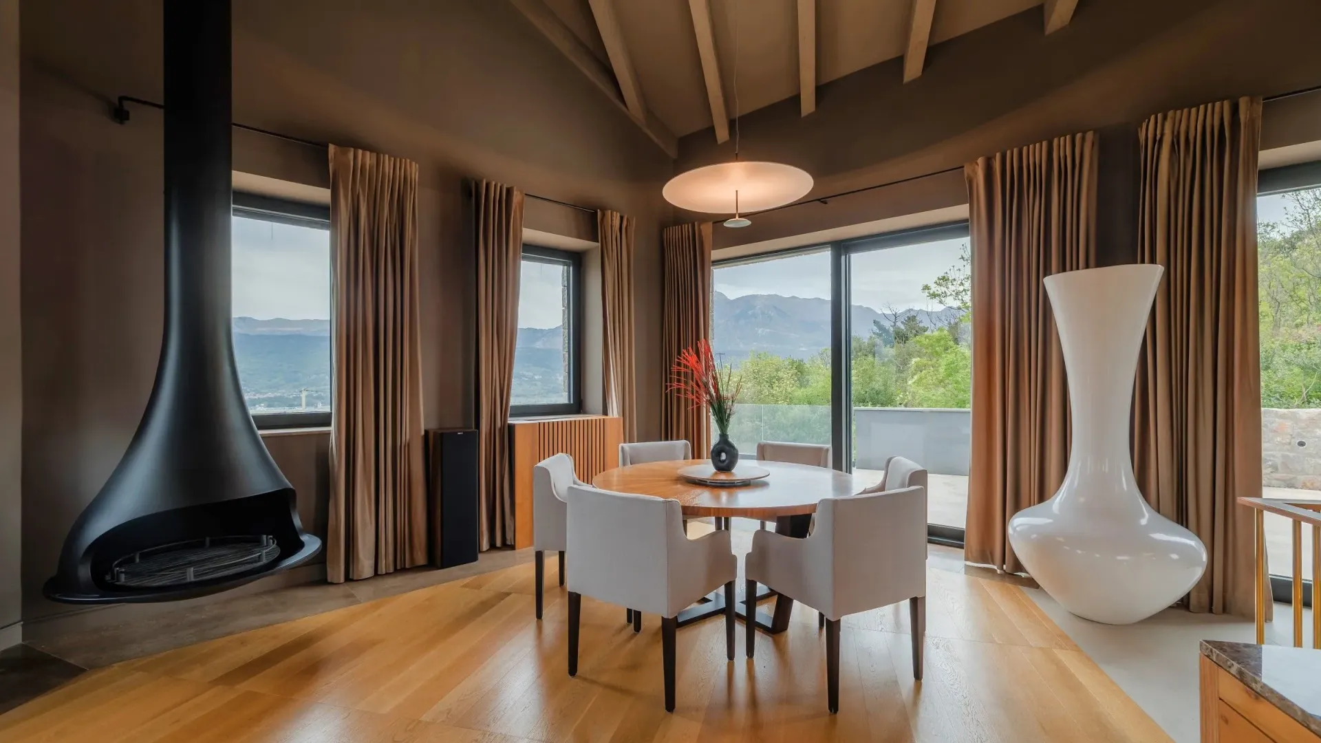 Rent, house, 520m², Đuraševići, Tivat