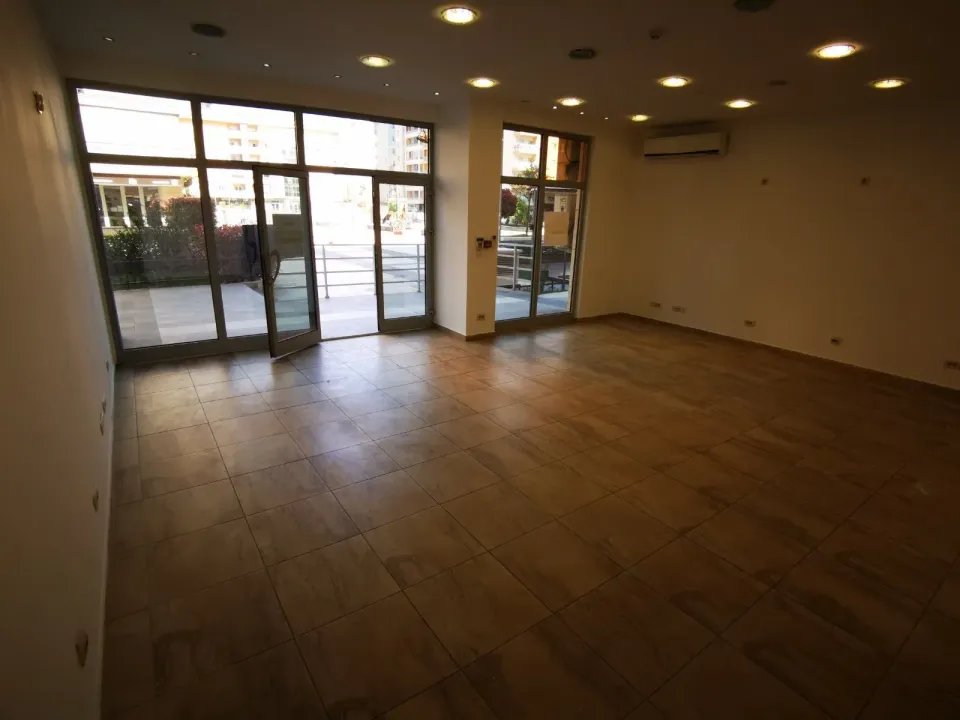 Rent, office space, 54m², City Kvart, Podgorica
