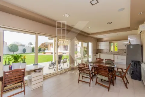 Izdavanje, kuća, 600m², Zeta, Podgorica - image 21