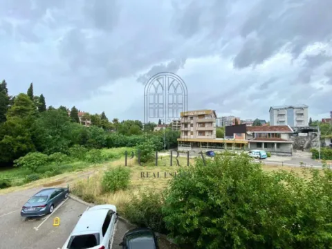 Izdavanje, garsonjera, 33m², Centar, Podgorica - image 4