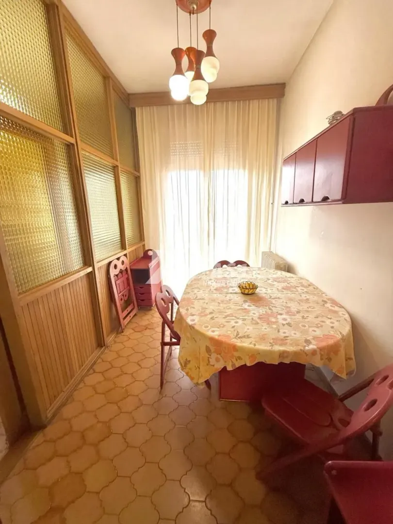 Izdavanje, trosoban stan, 85m², Centar, Novi Sad