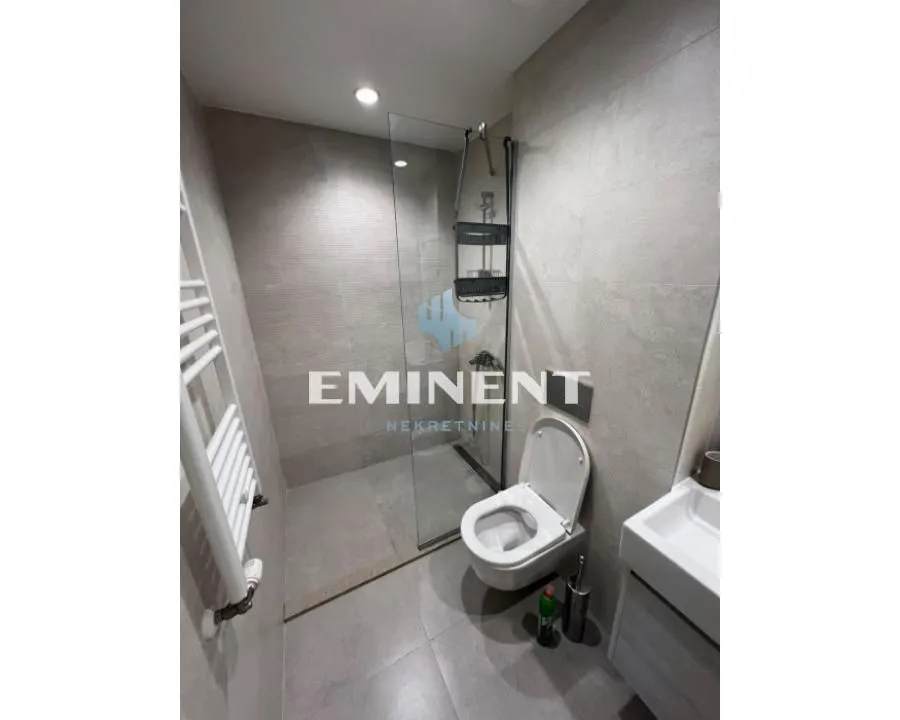 Izdavanje, dvosoban stan, 56m², Savski Venac, Beograd