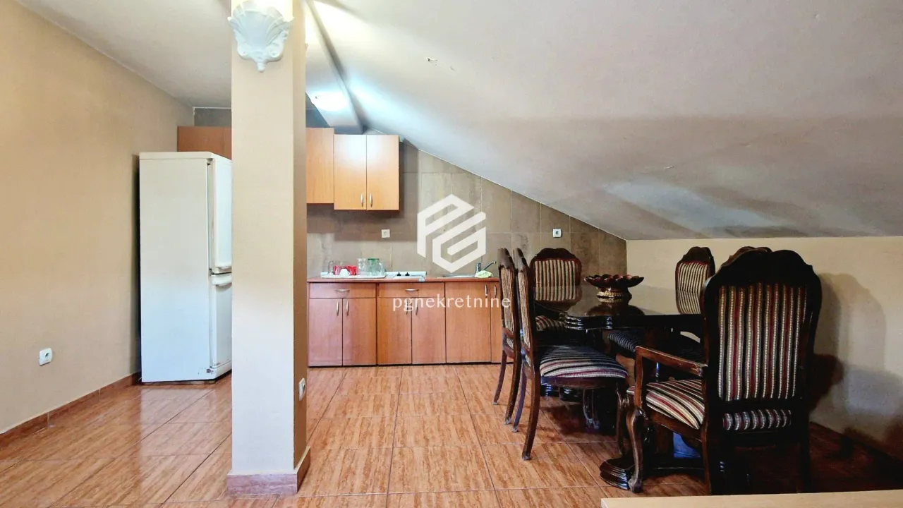 Izdavanje, dvosoban stan, 100m², Stari Aerodrom, Podgorica