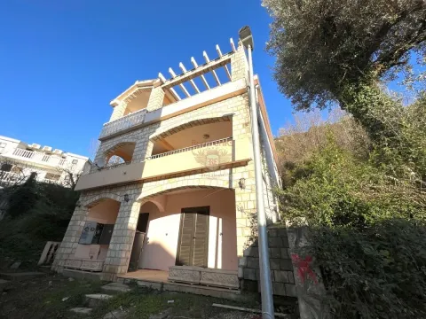 Prodaja, kuća, 228m², Budva, Crna Gora