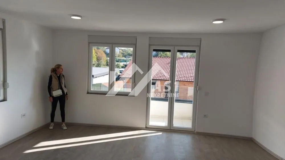 Izdavanje, trosoban stan, 86m², Alibegovac, Petrovaradin