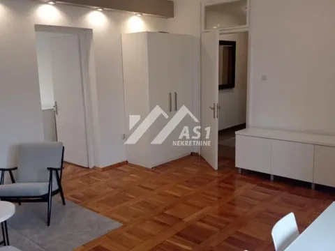 Izdavanje, trosoban stan, 82m², Centar, Novi Sad - image 4