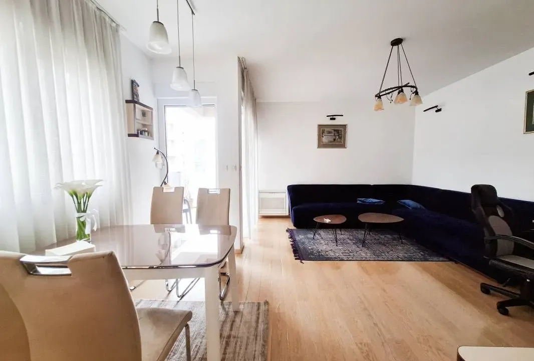 Izdavanje, dvosoban stan, 75m², City Kvart, Podgorica