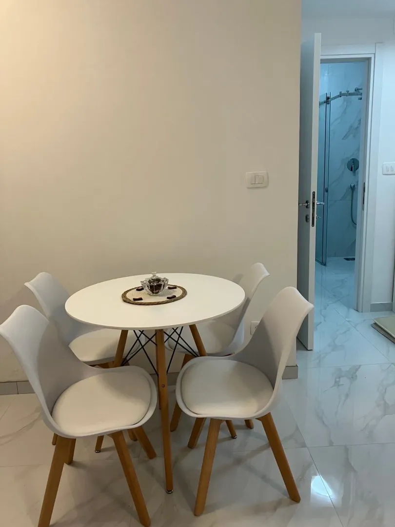 Izdavanje, jednosoban stan, 44m², Rafailovići, Budva