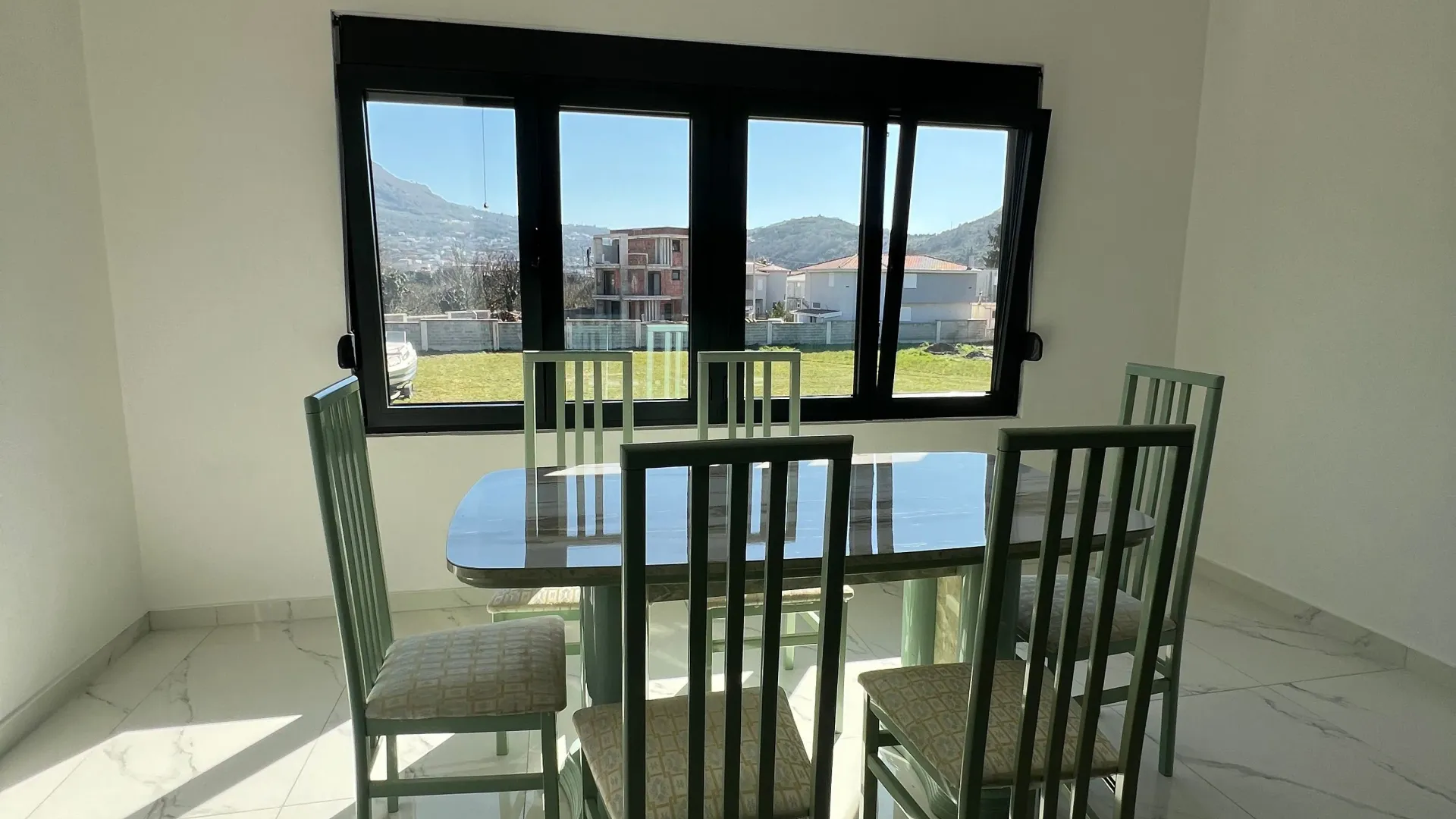 Rent, two bedroom apartment, 85m², Tomba, Bar