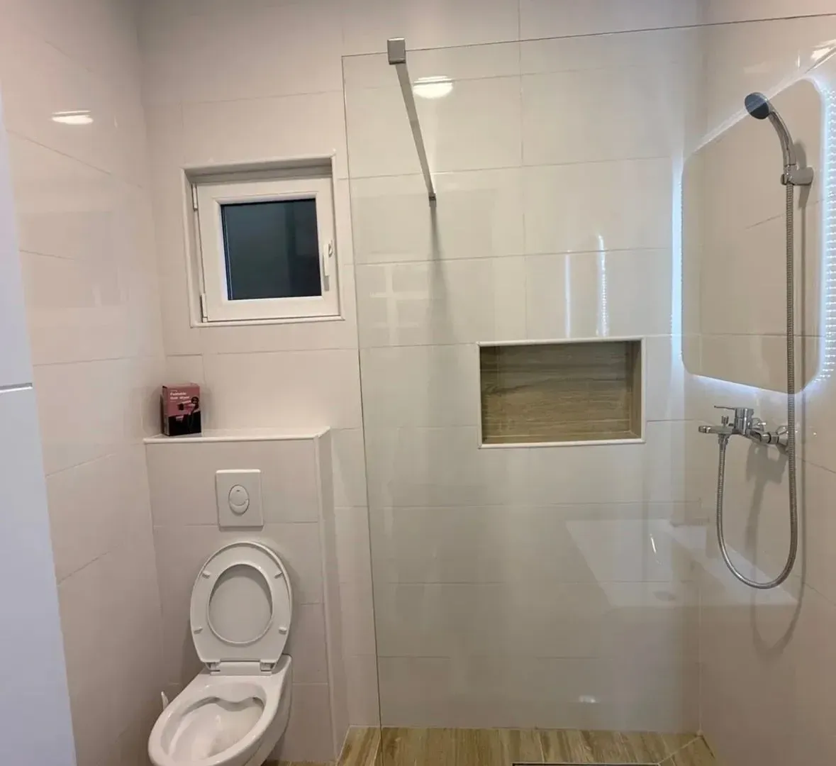 Izdavanje, jednosoban stan, 55m², Gradiošnica, Tivat