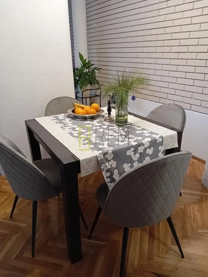 Prodaja, dvosoban stan, 75m², Centar, Podgorica