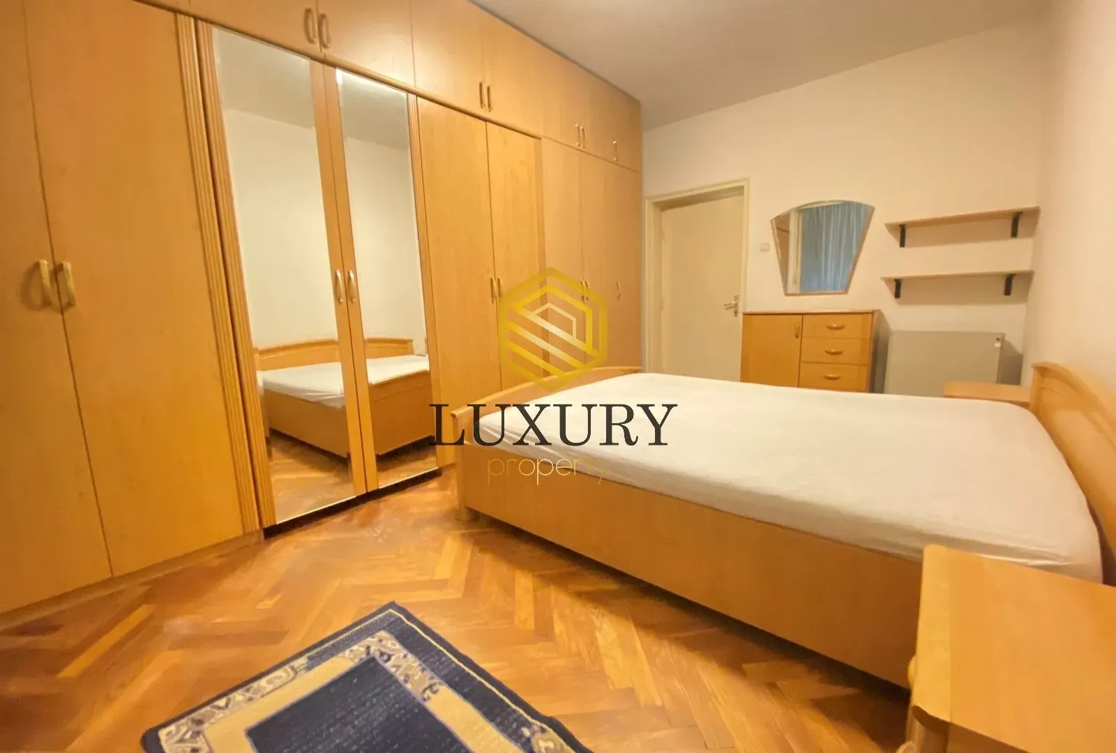 Izdavanje, dvosoban stan, 68m², Centar, Podgorica