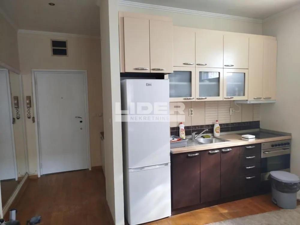 Rent, three bedroom apartment, 60m², Stari Grad, Beograd