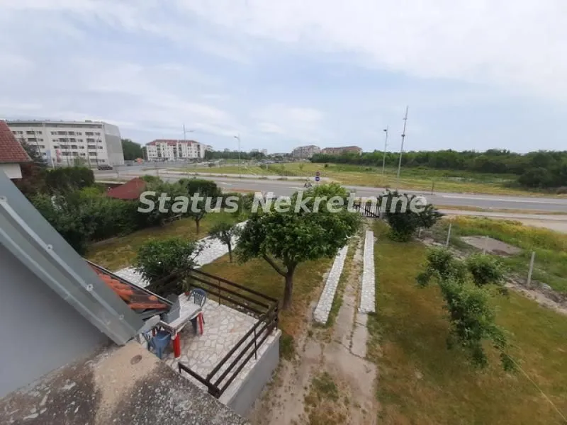 Prodaja, kuća, 242m², Novo naselje, Novi Sad