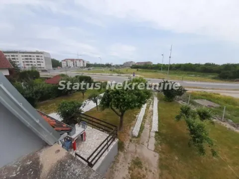 Prodaja, kuća, 242m², Novo naselje, Novi Sad - image 17