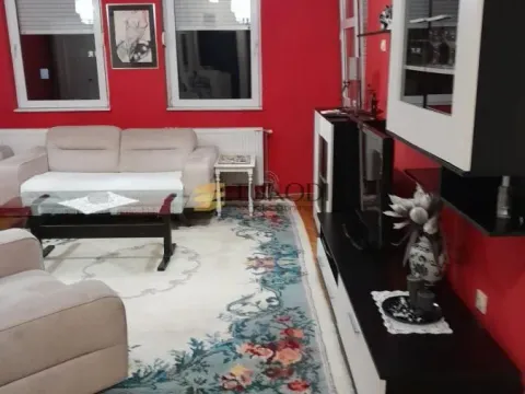 Prodaja, četvorosoban stan, 120m², Stari grad, Novi Sad - image 1