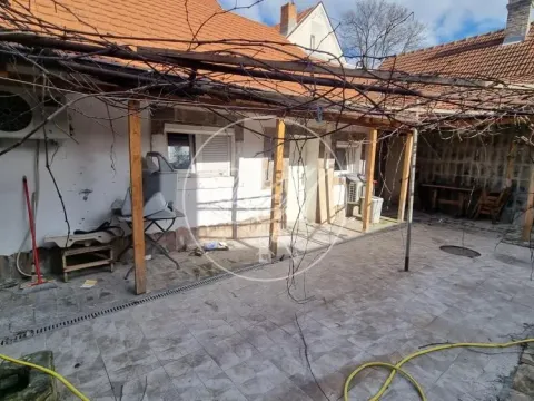 Izdavanje, kuća, 83m², Zemun Gornji Grad, Zemun Sve Podlokacije - image 8