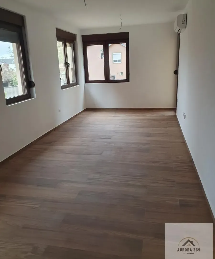 Prodaja, trosoban stan, 75m², Ruma, Srbija