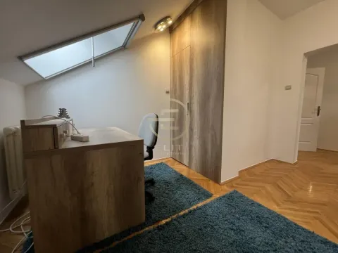 Izdavanje, četvorosoban stan, 130m², Centar, Novi Sad - image 25