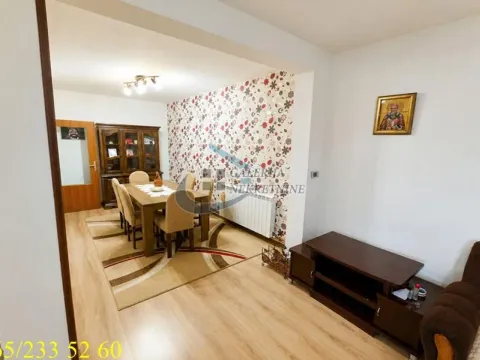 Prodaja, kuća, 212m², Centar, Inđija - image 6