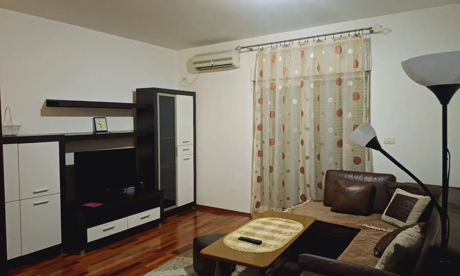 Izdavanje, jednosoban stan, 54m², City Kvart, Podgorica