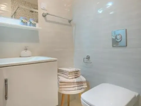 Sale, two bedroom apartment, 55m², Bečići, Budva - image 11