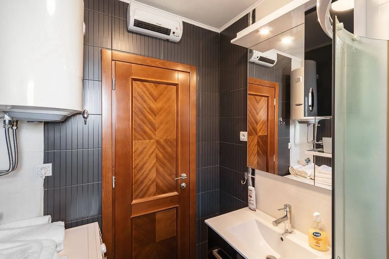 Prodaja, jednosoban stan, 45m², Centar, Tivat